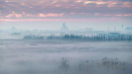 上海浦东郊区城堡日出晨雾