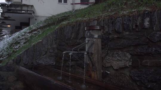 天然水源的淡水管道视频素材模板下载