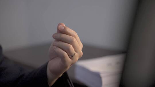 伸手要钱行贿受贿送茅台酒桌走后门公款