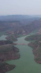 竖版航拍湖南郴州高倚岭风景区丹霞地貌