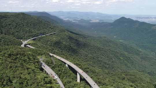 巴西国家公路海山景观。