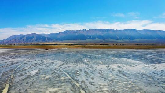 秋天的新疆哈密巴里坤湖