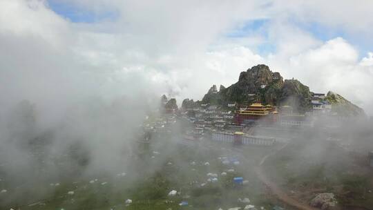 西藏丁青县孜珠寺雍仲苯教航拍孜珠神山