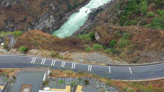 虎跳峡大峡谷公路马路道路航拍