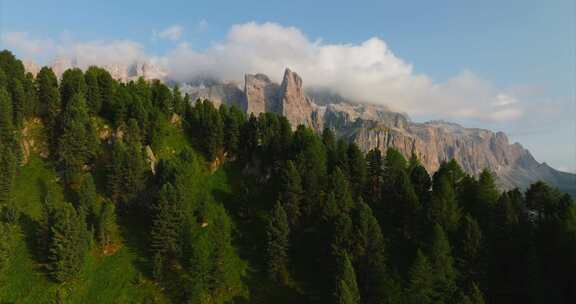 多洛米蒂山区航拍