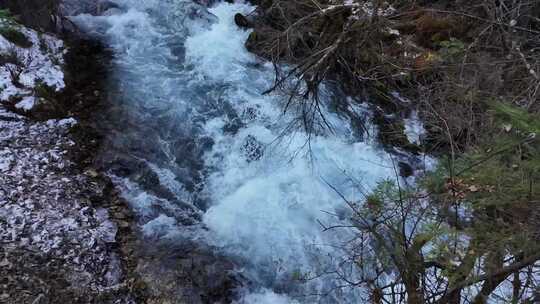 急湍水流空镜