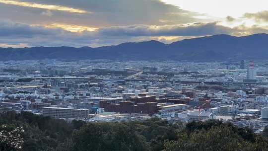 远眺日本京都城市景色