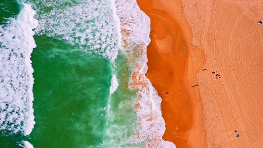 红色沙滩海边海岸线风景三亚海南避暑旅游视频素材模板下载