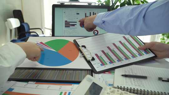 分析公司营业收入和利润数据图表