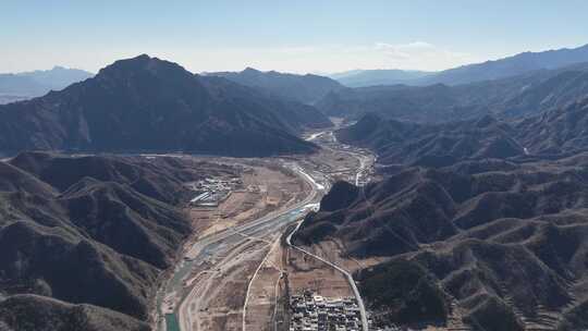 山区 村庄 航拍 山脉 村落蓝天