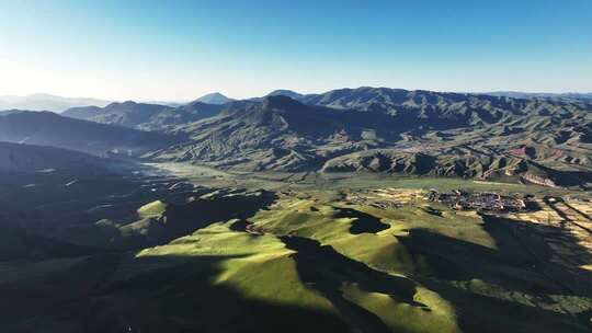 航拍日出阳光下的甘南甘加秘境风光