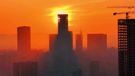 城市建设日出