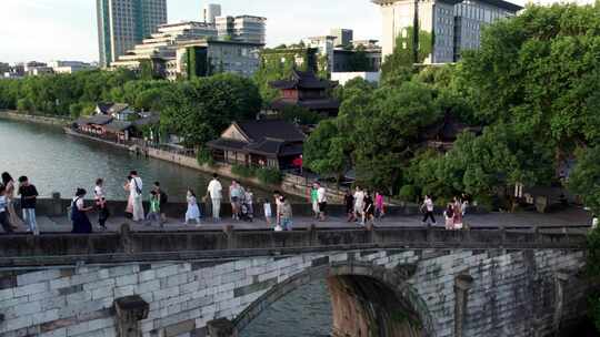 中国京杭大运河博物馆运河广场喷泉 拱宸桥