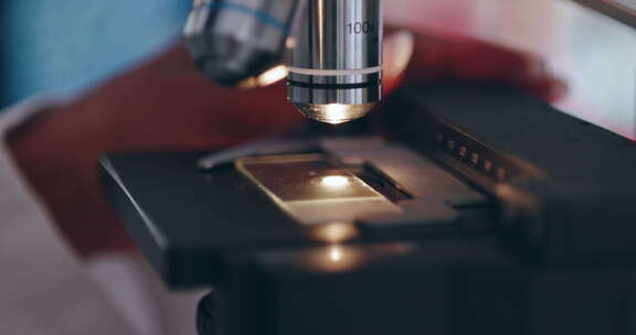 特写镜头，科学和显微镜，用于研究、医疗保