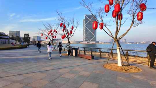 上海临港滴水湖畔 春节喜庆灯笼