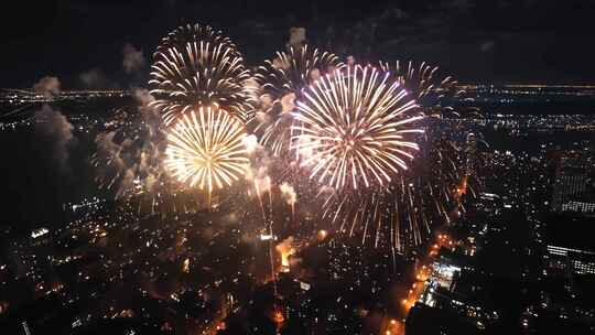 节日庆典烟花绽放城市烟花礼花