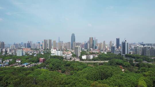 航拍城市绿化公园都市风景与天际线高楼群