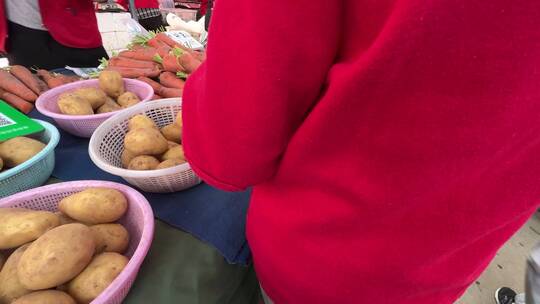 【镜头合集】土豆马铃薯市场卖菜摊位视频素材模板下载