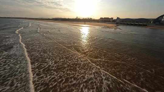 4k穿越机海边日落飞行海鸥逆光