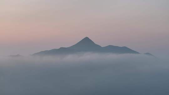 深圳最高山清晨平流雾航拍