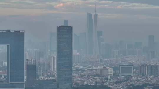 长焦下的广州之窗商务港及珠江新城地标航拍