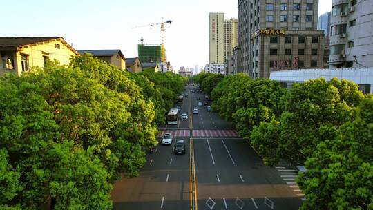 低空航拍城市道路交通