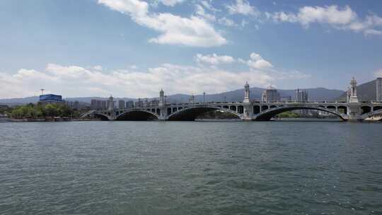 航拍水上的大桥视频素材模板下载