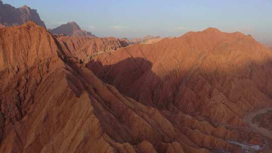 航拍红山大峡谷侧光