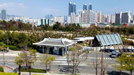 釜山公墓和城市天际线