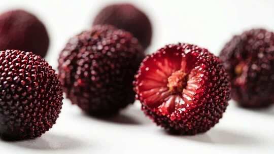 新鲜杨梅微距特写