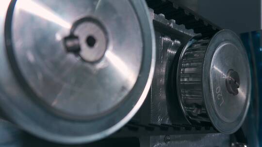 4k科技工业视频生产线传动轮轴承皮带特写
