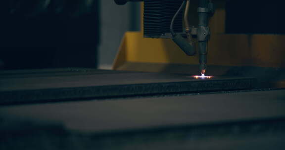 激光焊接 机械技术 切割特写