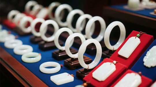 手镯玉石翡翠首饰