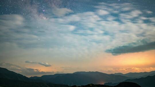 夏季云层月光夜晚星空银河延时素材4K原创