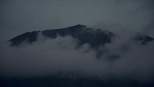 第勒尼安海，火山，风成群岛，火山硫磺气