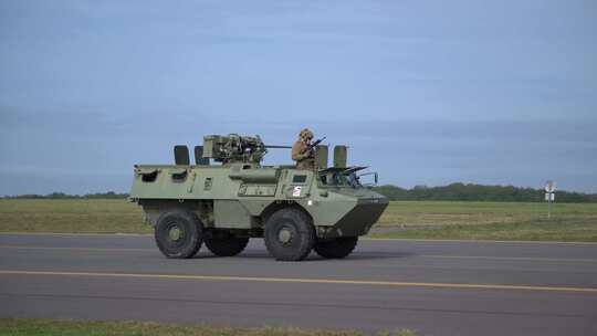 4K稳定：法国Avord航展法军VAB装甲车视频素材模板下载