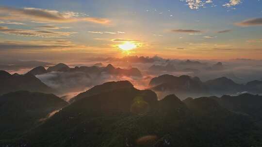 宜州青鸟山日出