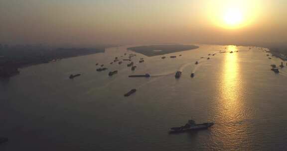 南京长江沿岸汽渡轮船货轮重工业污染航拍