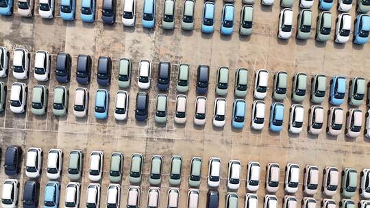 航拍新能源汽车生产汽车制造企业汽车工厂