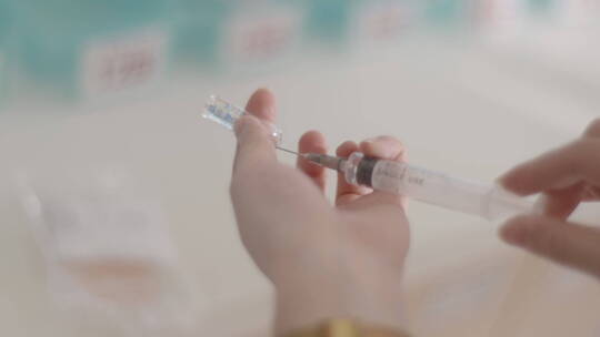 疫苗接种预防针打针流感注射新冠注射药物