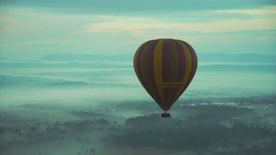 绝美热气球云雾日出