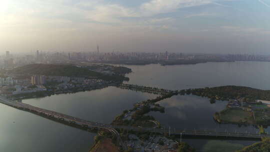航拍武汉东湖城市远景