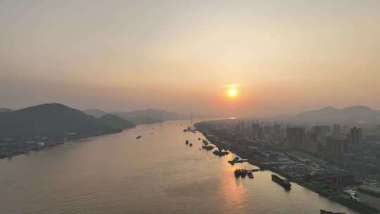 长江日落风光航拍武穴江边风景河流黄昏夕阳