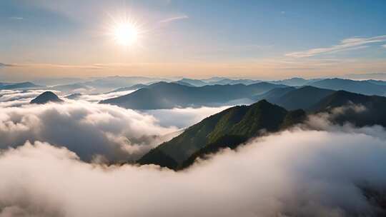 山峦云海日出全景