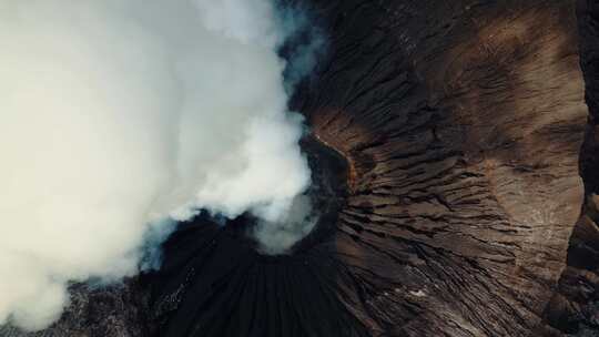 航拍Bromo火山云海视频素材模板下载