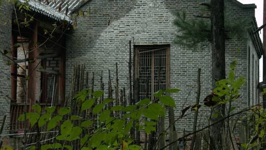 平方瓦房老建筑古建筑篱笆院木栅栏院子