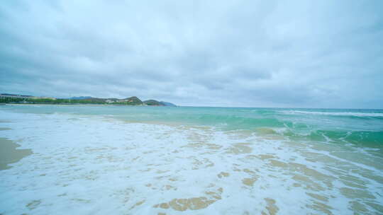 大海沙滩 波涛汹涌的海浪 海边 浪花