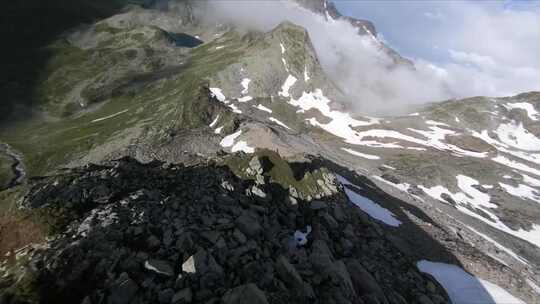 航拍高山流水大山蓝天白云多云海河流高原