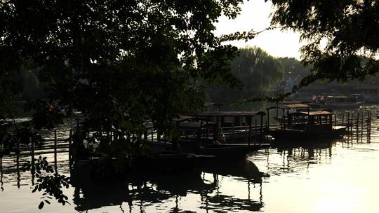 乌镇水乡小桥流水乌篷船名胜风景区