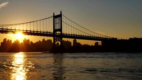 日落时分跨河大桥景观
